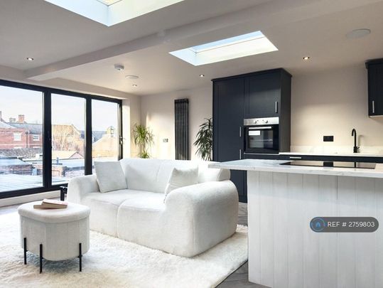 3 bedroom penthouse to rent - Photo 1