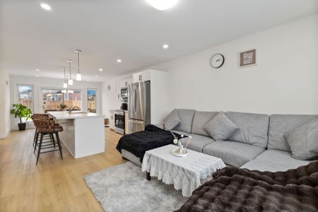 For Lease - 114 Renaissance Drive, St. Thomas, Ontario - Photo 4