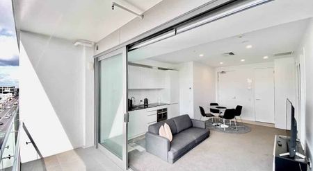 Fully Furnished and Sunny! - Photo 4