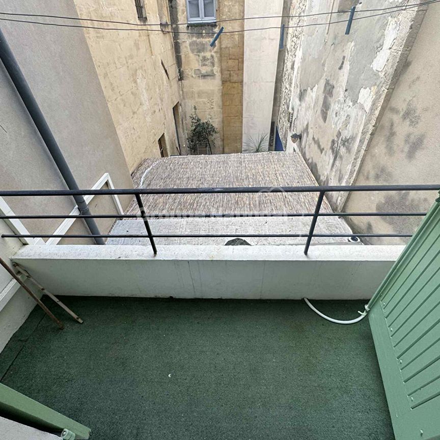 T2 AU COEUR DU CENTRE-VILLE D'ARLES, - Photo 1
