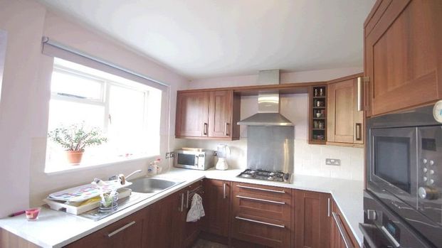 Torrington Road, Reading, RG2 - Photo 1