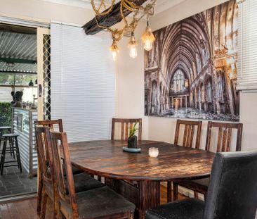 SPACIOUS HOME - Photo 2