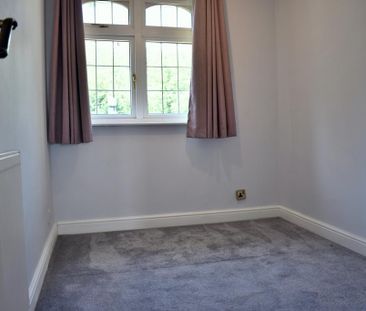3 bedroom end of terrace house to rent - Photo 5