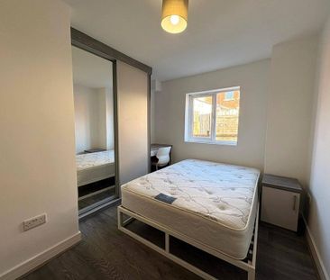 1 bedroom in a house share to rent - Photo 5