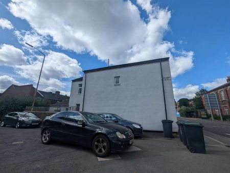 4 bedroom property to rent - Photo 2