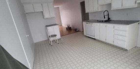 Beau Grand 4 1/2 propre à louer - Photo 2