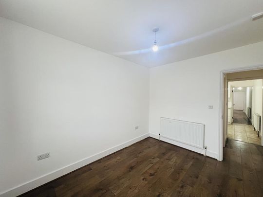 3 bedroom flat to rent - Photo 1