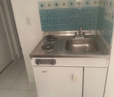 For Lease - 5 Northumberland Street, Toronto, Ontario - Photo 1