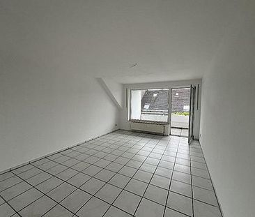 Helle Dachgeschosswohnung mit Balkon, ca. 62,41 m² in Dortmund-Mart... - Photo 1