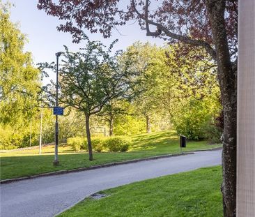 Henriksdalsringen, Nacka - Photo 2