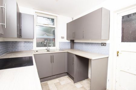 2 bedroom House To Let - Photo 4