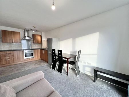 2 bedroom flat to rent - Photo 2