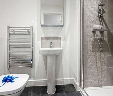 2 bedroom terraced house to rent - Photo 2