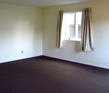 3 Bedrooms on Te Atatu Rd - Photo 1