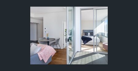 Ultra Convenient One Bedroom Apartment - Photo 2