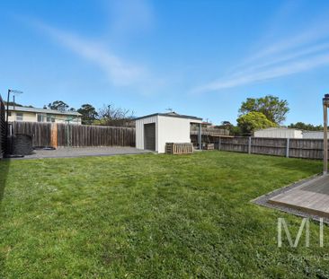 Neat & Tidy Two Bedroom Home - Available November - Photo 3