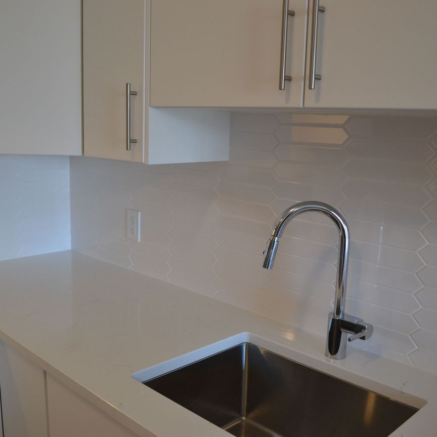 For Lease - 397 Codd's Road Unit# 604, Manor Park - Cardinal Glen and Area, Ontario - Photo 1