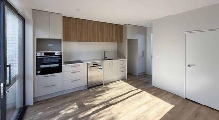 Brand New 2 Bedroom, 1 Bathroom - Photo 3