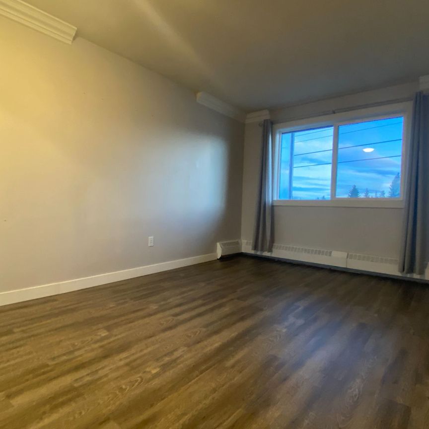 221 | 1 Bedroom Condo | Greenview | Convenient Location | Underground Parking - Photo 1