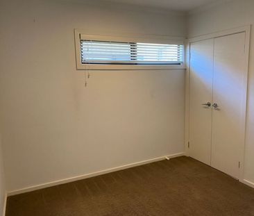 TWO BEDROOM LIVING IN EXCELLENT LOCATION - Photo 3