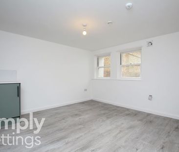 2 Bed property for rent - Photo 3