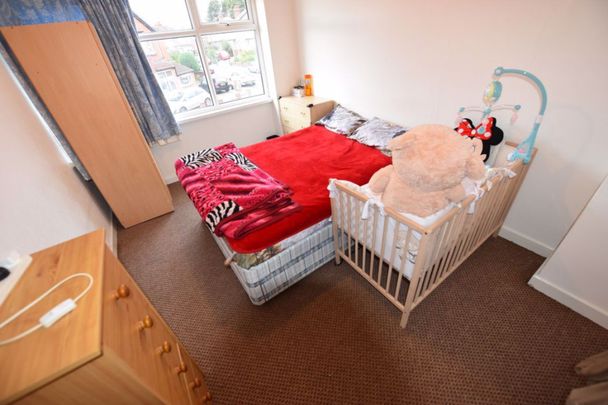 2 bedroom House in Newport Road, Leeds - Photo 1