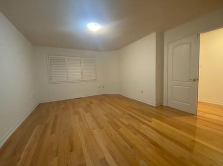 For Lease - 30 Glacier Crescent Unit# Main, Toronto, Ontario - Photo 4