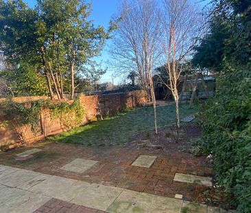 4 Bed Semi-Detached House, Wantage Road, RG30 - Photo 5