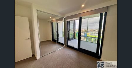 Top-Floor Apartment with Stunning City Views! HOME OPEN FRIDAY 12 DECEMBER AT 9.30AM SHARP! - Photo 5