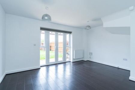 2 bedroom semi-detached house to rent - Photo 5