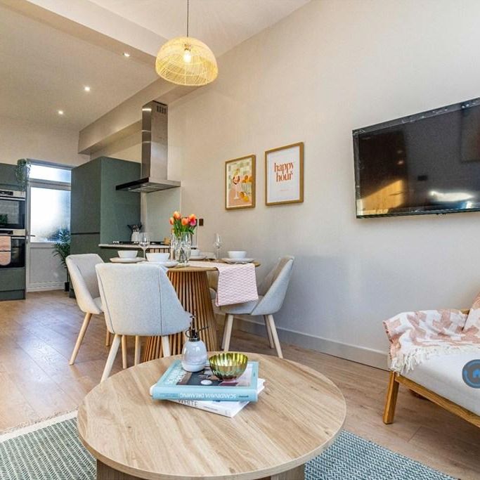 1 bedroom in a house share to rent - Photo 1