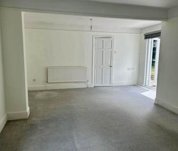 3 bedroom bungalow to rent - Photo 1