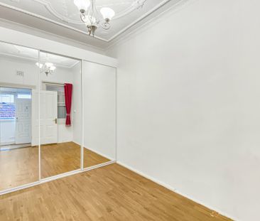 1 Bedroom Unit + Study! - Photo 2