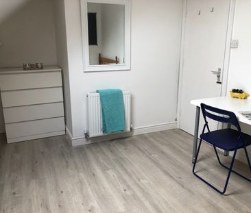 6 Bed Terraced House, Henry Road, NG7 - Photo 3