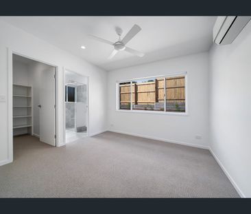 Brand new home, very low maintenance with an elevated outlook - Photo 1