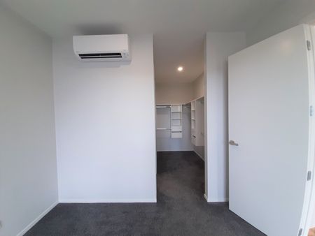 Spacious 2 bedrooms Apartment - Photo 3
