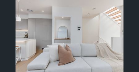 Fully Furnished Coastal Comfort in the Heart of Cabarita - Photo 4