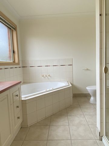 1 / 6 Beckham Street, SHEPPARTON VIC 3630 - Photo 4