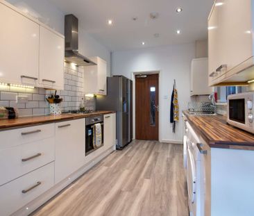 Premium student living! - Photo 1