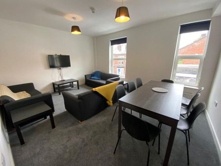 8 bedroom flat to rent - Photo 2