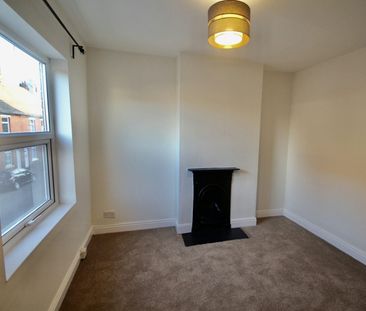 Terraced House to rent on - Photo 2
