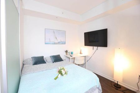 Private Basic - Waterfront Toronto - Photo 3