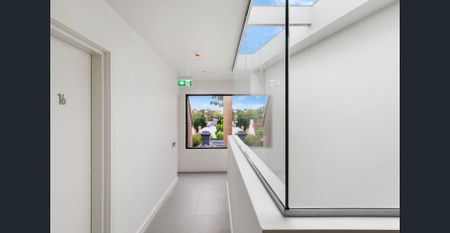 Immaculate studio like never seen before! - Photo 5