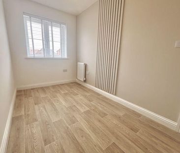 3 bedroom semi-detached house to rent - Photo 4