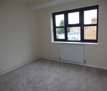 High Street, March - Photo 2