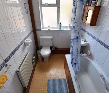 4 bedroom Flat in Grovewood, Leeds - Photo 4