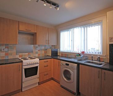 3 bedroom flat to rent - Photo 5