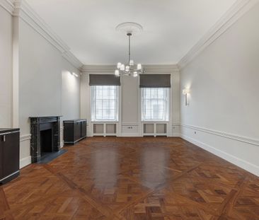 Eaton Place Living with Private Courtyard and Media Room - Photo 6