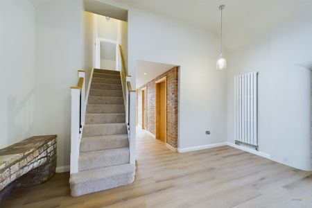 3 bedroom barn conversion to let - Photo 2