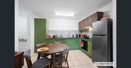 Spacious, Modern and Fully Furnished Unit in West End - Photo 4